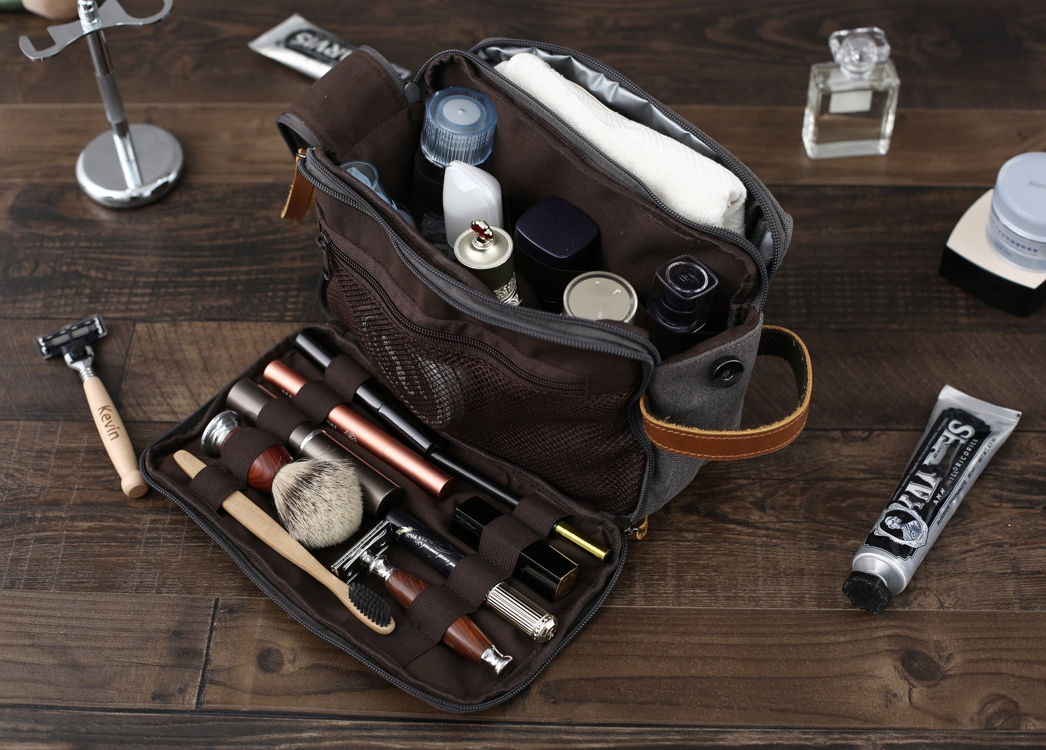 15 Best Men's Toiletry Bags & Dopp Kits in 2023, According to Frequent  Travelers