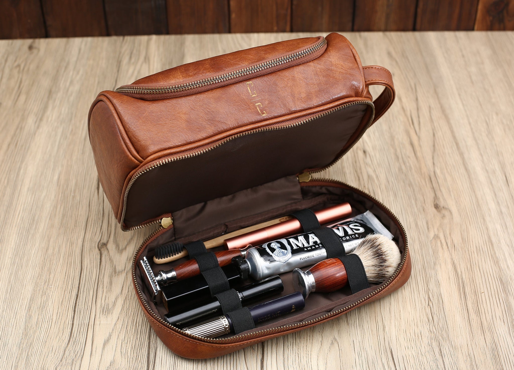Personalised toiletry bag for him 2025